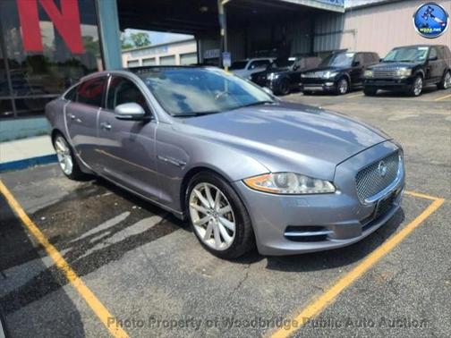 2013 Jaguar XJ Base