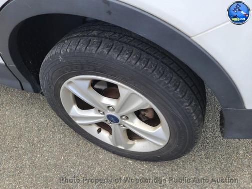 White 2016 Ford Escape SE