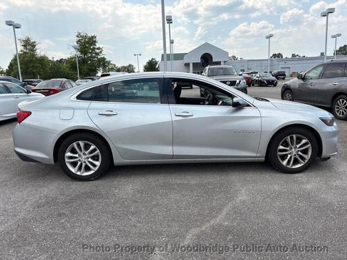 Silver Ice Metallic 2018 Chevrolet Malibu LT
