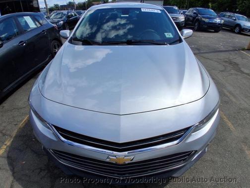 Silver Ice Metallic 2018 Chevrolet Malibu LT