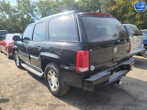 2004 Cadillac Escalade Base