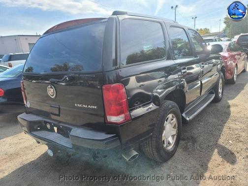 2004 Cadillac Escalade Base