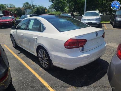 2015 Volkswagen Passat 1.8T Auto Sport
