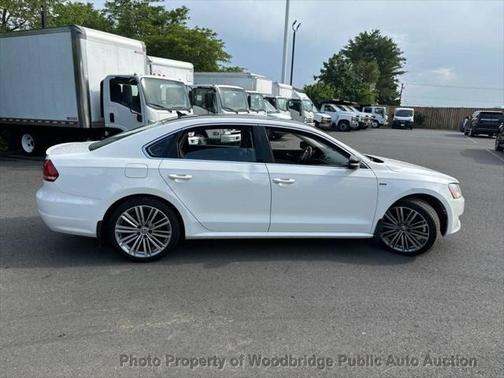 2015 Volkswagen Passat 1.8T Auto Sport