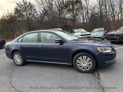 2015 Volkswagen Passat 1.8T Auto S
