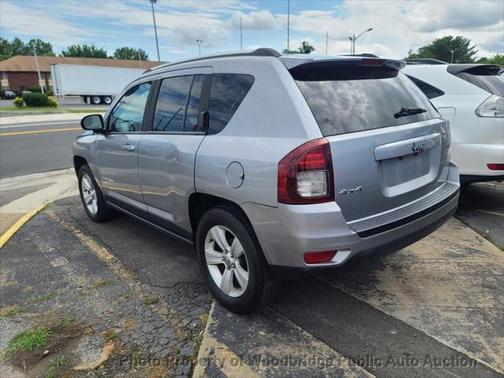 Photo 5 of 15 of 2015 Jeep Compass Sport