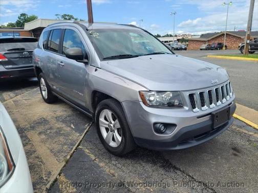 Photo 3 of 15 of 2015 Jeep Compass Sport