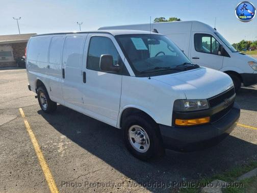 Summit White 2019 Chevrolet Express 2500 Work Van