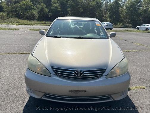 2005 Toyota Camry LE