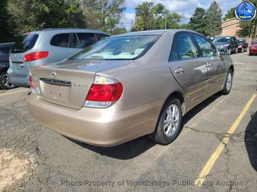 2005 Toyota Camry LE