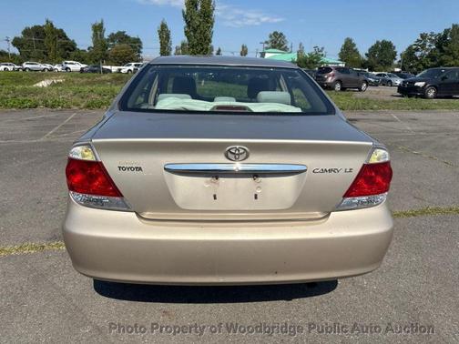 2005 Toyota Camry LE
