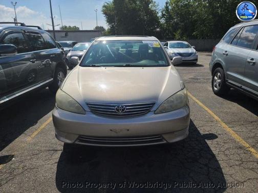 2005 Toyota Camry LE