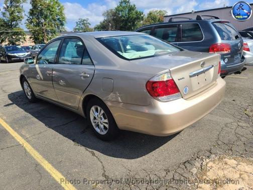2005 Toyota Camry LE