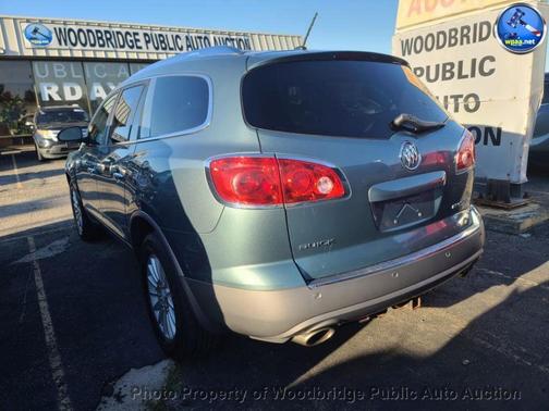Green 2009 Buick Enclave CXL