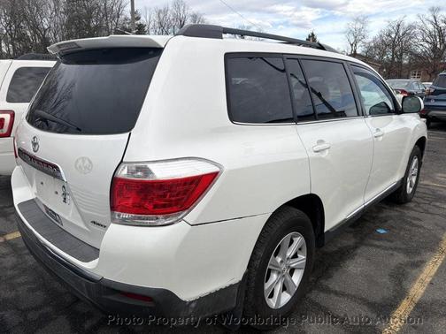 2013 Toyota Highlander SE