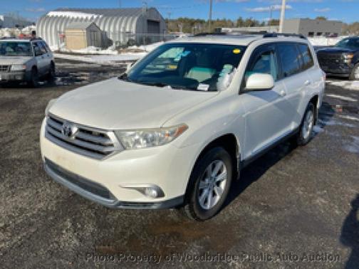 2013 Toyota Highlander SE