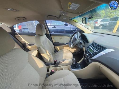 2012 Hyundai Accent SE
