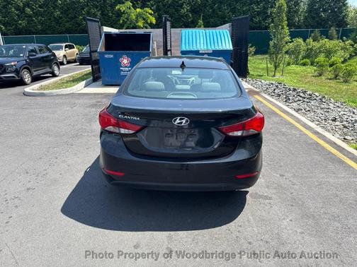 2015 Hyundai ELANTRA SE