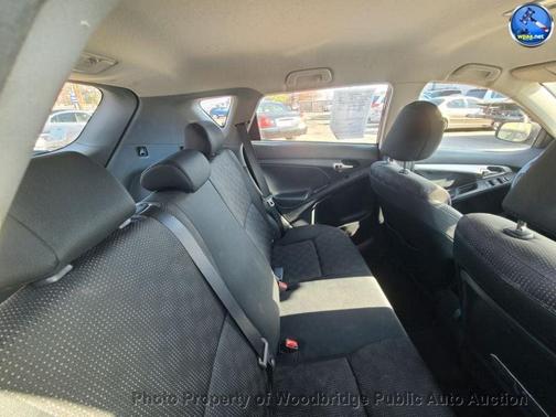 2009 Pontiac Vibe Base