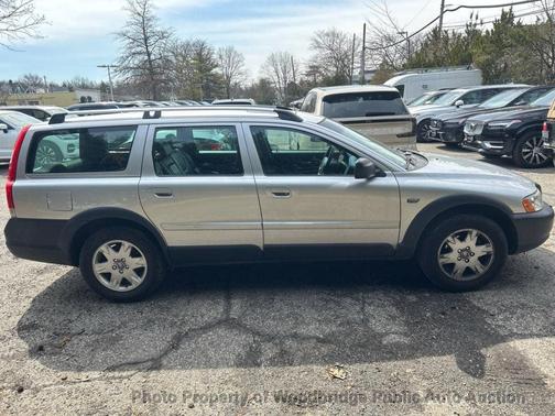2005 Volvo XC70 
