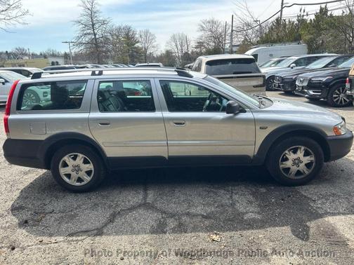 2005 Volvo XC70 