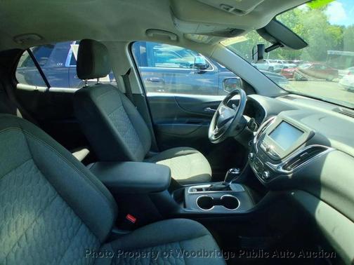 Gray 2018 Chevrolet Equinox LT