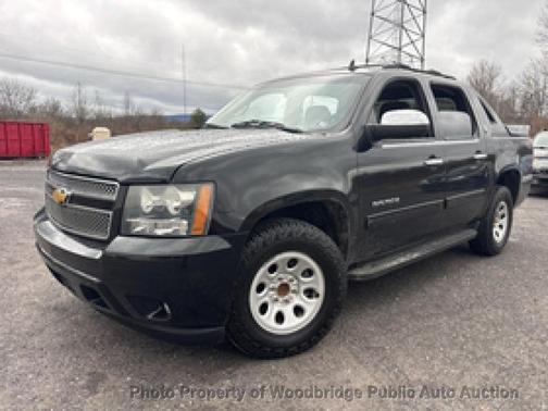 Black 2013 Chevrolet Avalanche LS