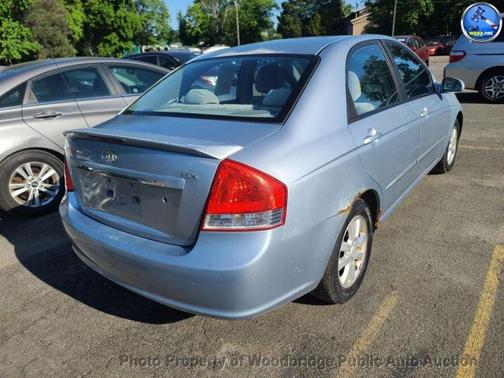Silver 2007 Kia Spectra EX