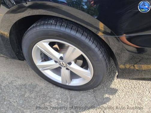 Black Uni 2015 Volkswagen Passat 1.8T Limited Edition