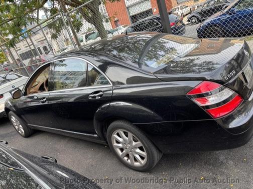 2007 Mercedes-Benz S-Class S550 4dr Sedan 5.5L V8 RWD