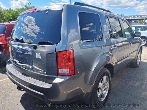 Polished Metal Metallic 2011 Honda Pilot EX-L