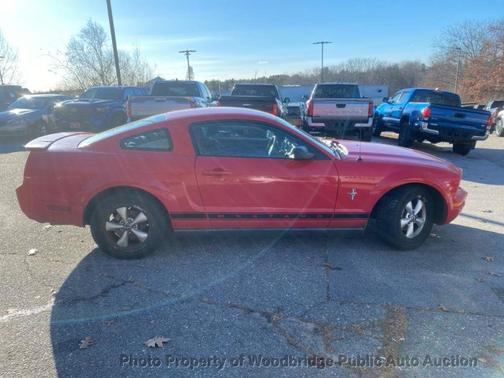 2007 Ford Mustang Deluxe