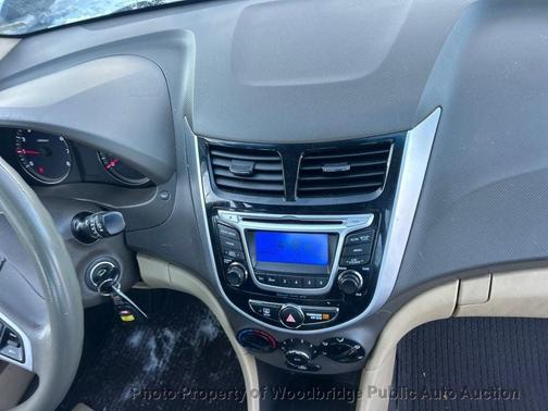 2014 Hyundai Accent SE