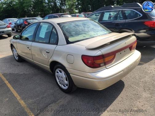Gold 2002 Saturn SL SL2