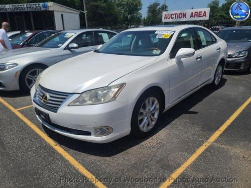 White 2010 Lexus ES 350 Base
