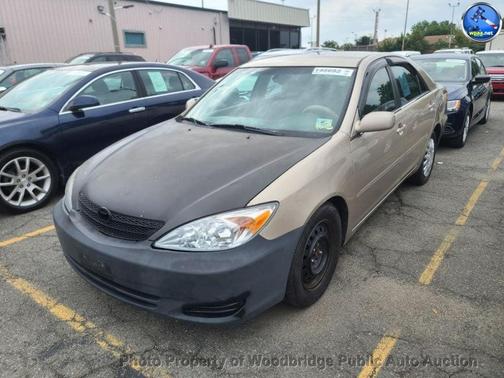 Gold 2002 Toyota Camry XLE