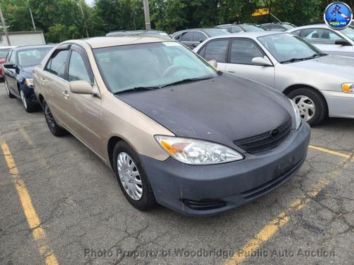 Gold 2002 Toyota Camry XLE