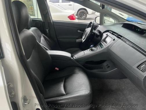 White 2010 Toyota Prius Base
