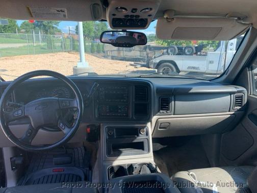 Blue 2005 Chevrolet Suburban 1500 LT