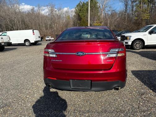 2015 Ford Taurus SEL