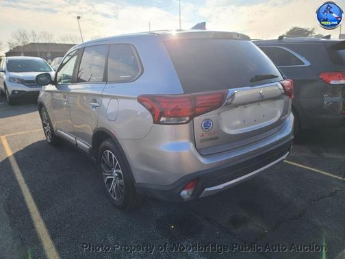 2018 Mitsubishi Outlander ES