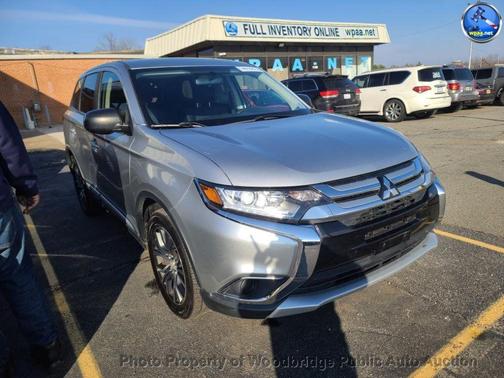 2018 Mitsubishi Outlander ES