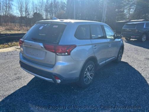 2018 Mitsubishi Outlander ES