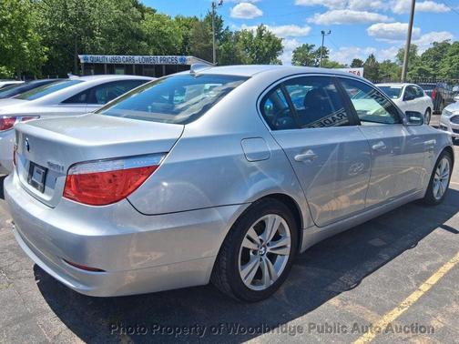 Silver 2009 BMW 528 xDrive