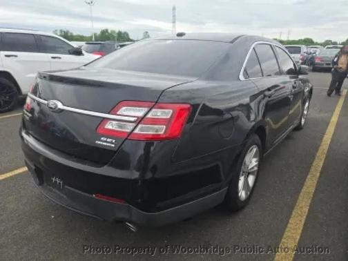 Tuxedo Black Metallic 2014 Ford Taurus SEL