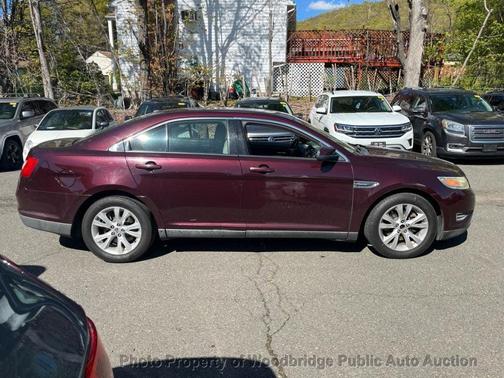Maroon 2011 Ford Taurus SEL