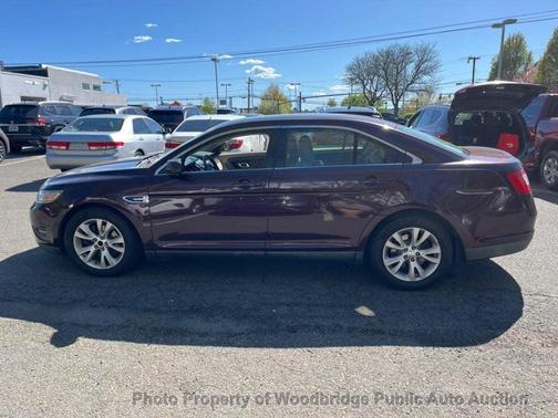 Maroon 2011 Ford Taurus SEL