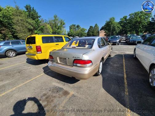 Tan 1995 Toyota Avalon XL