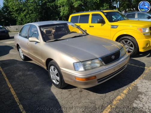 Tan 1995 Toyota Avalon XL