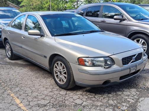 Tan 2004 Volvo S60 2.4T